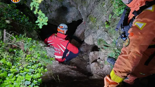 Rescatados cuatro espeólogos malagueños en la cueva dels Sumidors de Vallada (Valencia) Rescatados cuatro espeólogos malagueños en la cueva dels Sumidors de Vallada (Valencia)
