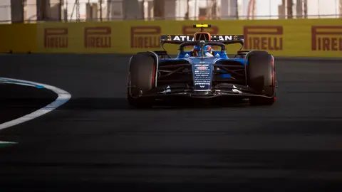 Carlos Sainz pilotando en el circuito de Yeda con Williams Carlos Sainz pilotando en el circuito de Yeda con Williams