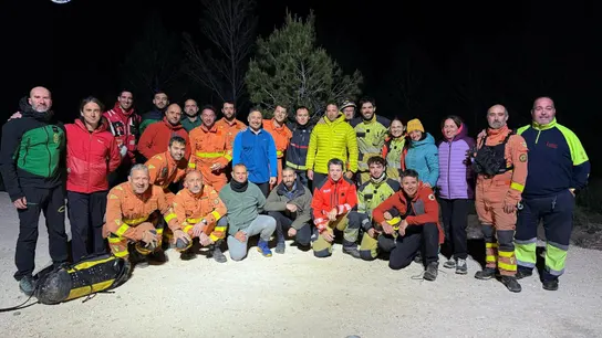 Rescatados cuatro espeólogos malagueños en la cueva dels Sumidors de Vallada (Valencia) Rescatados cuatro espeólogos malagueños en la cueva dels Sumidors de Vallada (Valencia)