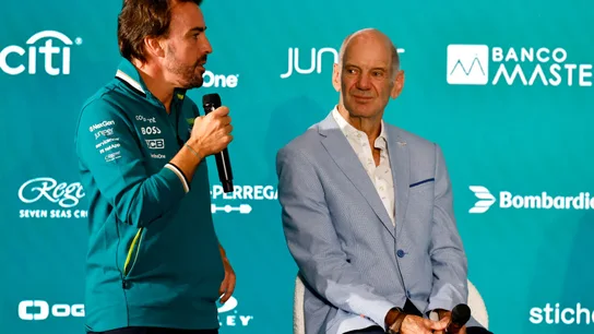 El jefe de Aston Martin desata la ilusión con Adrian Newey: "Está preparando un coche rápido" El jefe de Aston Martin desata la ilusión con Adrian Newey: "Está preparando un coche rápido"