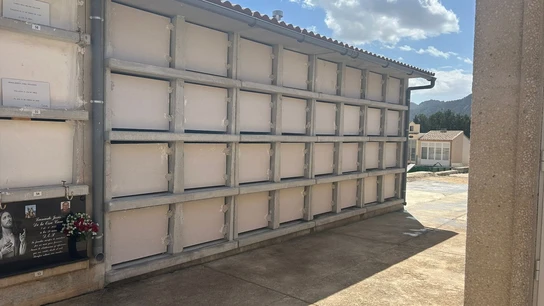 Los nichos de un cementerio, en una imagen de archivo. Los nichos de un cementerio, en una imagen de archivo.