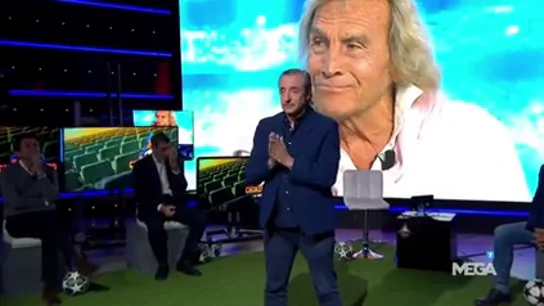 La emotiva despedida de Pedrerol al 'Loco' Gatti en 'El Chiringuito' La emotiva despedida de Pedrerol al 'Loco' Gatti en 'El Chiringuito'