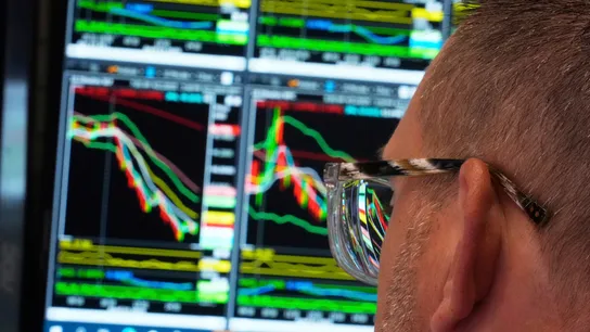 Un analista en Wall Street, este lunes.  Un analista en Wall Street, este lunes.