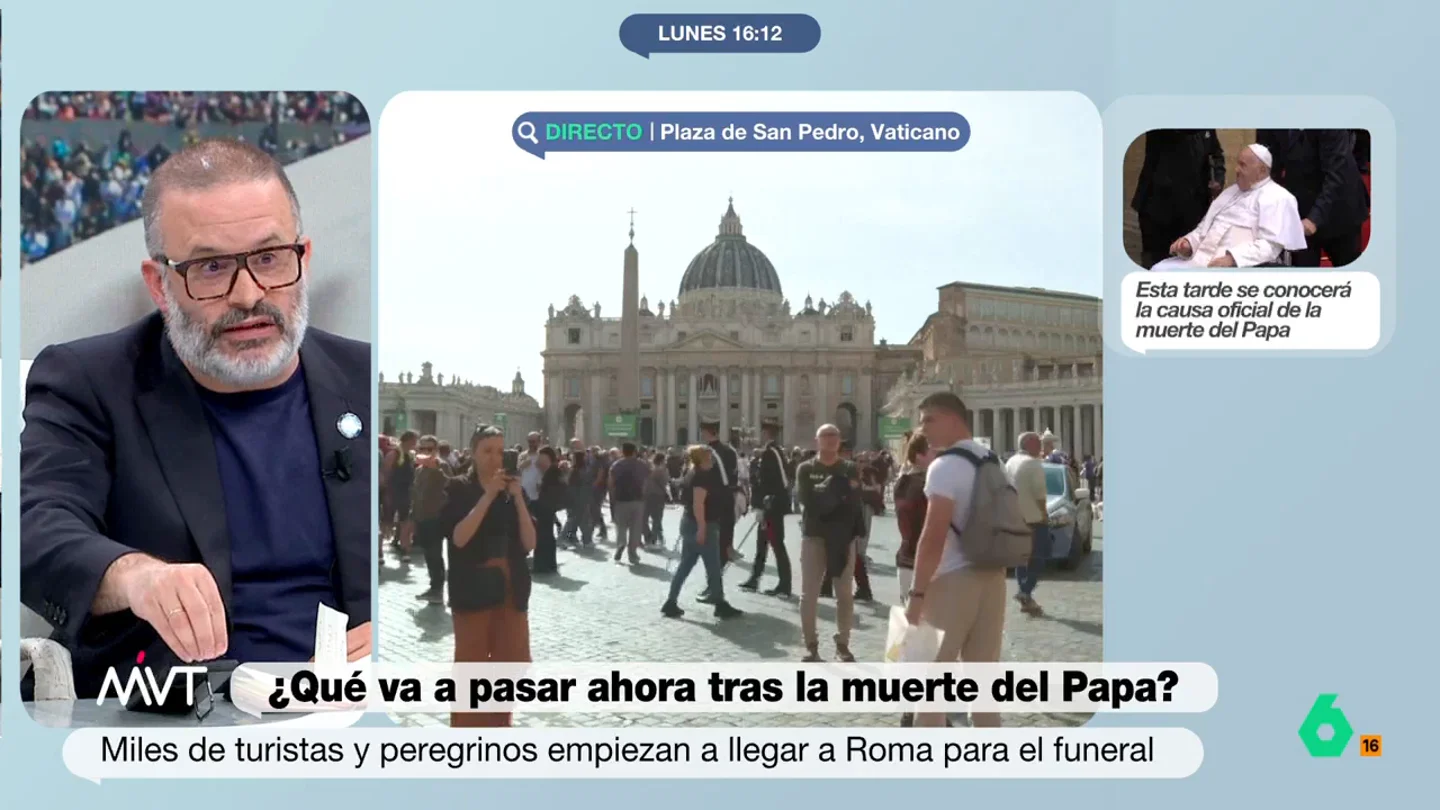 La crítica reflexión de Edu Galán sobre el papa Francisco: "No veo que su intervención haya sido tan decisiva" Edu Galán admite en este vídeo que el papa Francisco ha sido "renovador" en cuestiones como la estructura eclesial o la comunicación, pero le ve en su debe temas como la pederastia en la Iglesia o las finanzas del Vaticano.