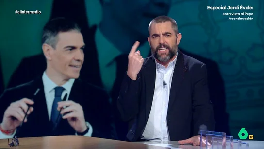 Dani Mateo explica el plan de rearme de Pedro Sánchez. "Lo más importante es que no lo parezca" El colaborador la comparecencia de Pedro Sánchez en la que ha explicado el plan de rearme aprobado en el Consejo de Ministros que han bautizado como "Plan industrial y tecnológico para la seguridad y la defensa".