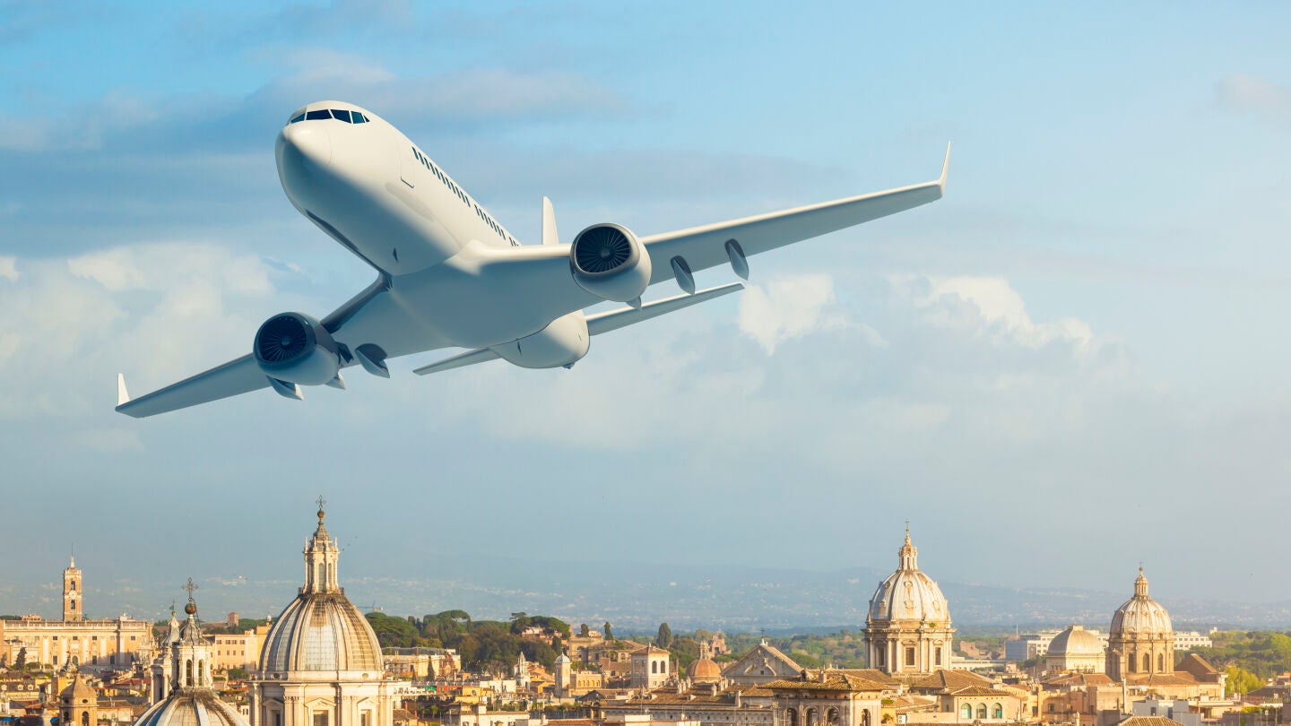 Avi&oacute;n sobre Roma