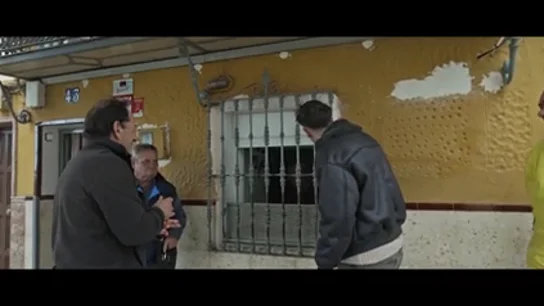 Apatrullando muestra el negocio de las 'ventanitas' de Torreblanca, el barrio más pobre de España: "Me busco la vida" Apatrullando muestra el negocio de las 'ventanitas' de Torreblanca, el barrio más pobre de España: "Me busco la vida"