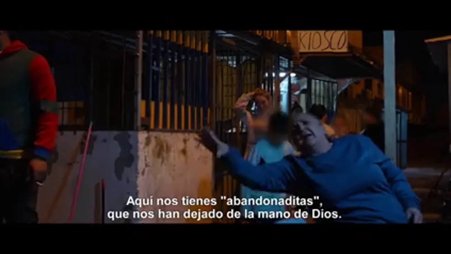 La amenaza de una vecina de Torreblanca a otra para que "hable bien" del barrio ante las cámaras de laSexta La amenaza de una vecina de Torreblanca a otra para que "hable bien" del barrio ante las cámaras de laSexta