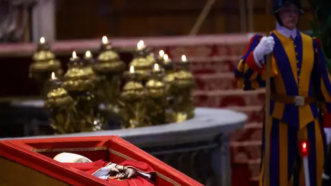 Féretro del papa Francisco Féretro del papa Francisco