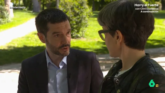 Pablo Bustinduy quita hierro a las tensiones en el Gobierno de coalición: "Hay que normalizar los conflictos" Thais Villas pasea en este vídeo con el ministro de Consumo, Pablo Bustinduy, con el que ha conversado sobre las tensiones en el Gobierno de coalición o su enfrentamiento con el CEO de Ryanair.