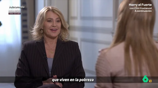 Nadia Comaneci, sobre el machismo en el deporte: "Decían que éramos débiles. Ahora todo gira entorno al poder femenino" La gimnasta visitaba España con motivo de los Premios Laureus. Comaneci recordó junto a Sandra Sabatés sus inicios en la gimnasia y cómo logró romper barreras en el deporte femenino.