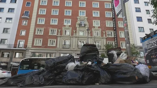 Cuarto día de huelga y Madrid sumida en la basura: "Vivimos entre ratas y cucarachas" Cuarto día de huelga y Madrid sumida en la basura: "Vivimos entre ratas y cucarachas"