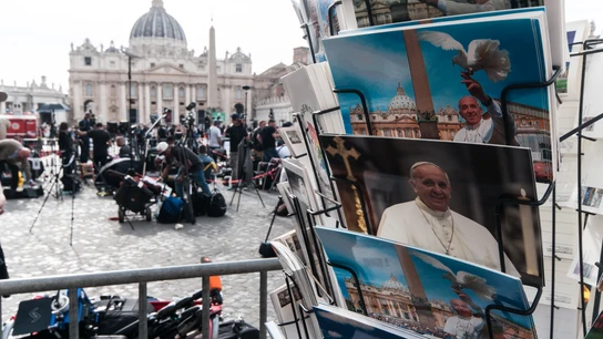 La plaza de San Pedro, en Ciudad del Vaticano, preparada para el funeral del papa Francisco La plaza de San Pedro, en Ciudad del Vaticano, preparada para el funeral del papa Francisco