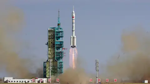 Lanzamiento misión Shenzhou-20 Lanzamiento misión Shenzhou-20