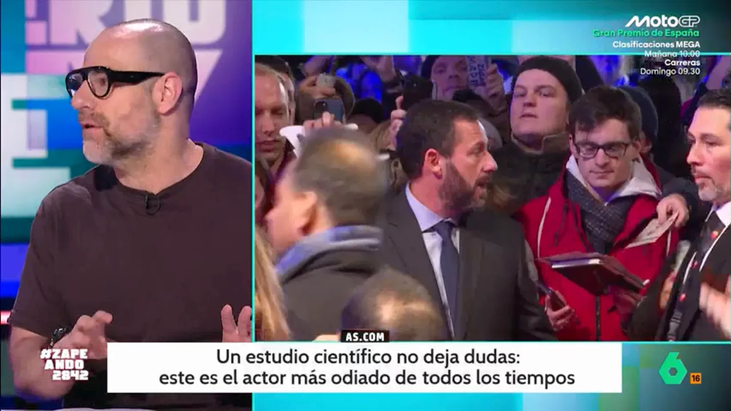 Un estudio califica a Adam Sandler como el actor más odiado de la historia: "A él estas encuestas le dan bastante igual" El periodista explica que el actor tiene 500 millones de patrimonio y que sus películas han facturado 2.000 millones de dólares. Considera a Sandler "un cómico estupendo" que ha encontrado un filón en las "comedias tontorronas".