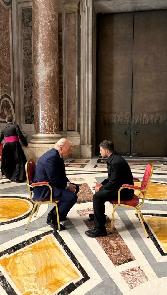 Zelenski y Trump se reúnen en el funeral del papa Francisco en Roma