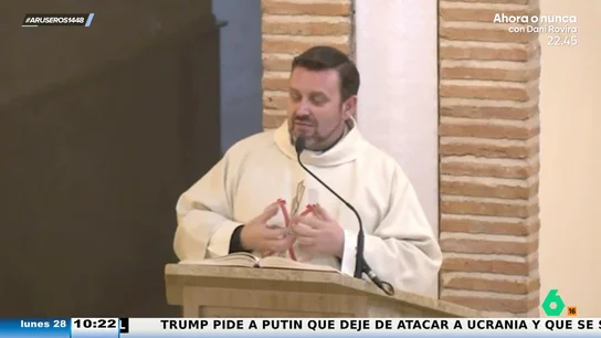 El cura de Valdepeñas, a los periodistas que hablan "sin saber" sobre el cónclave: "Esto no es ser de derechas o de izquierdas" El cura de Valdepeñas, a los periodistas que hablan "sin saber" sobre el cónclave: "Esto no es ser de derechas o de izquierdas"