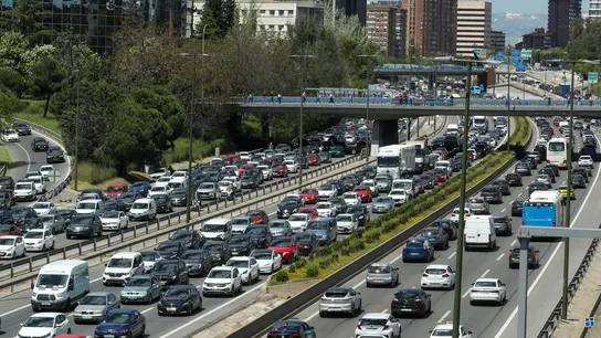 Vista del atasco en la M-30 madrileña, tras un gran apagón eléctrico. Vista del atasco en la M-30 madrileña, tras un gran apagón eléctrico.