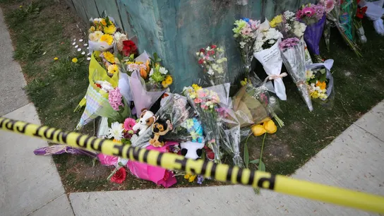Flores en el lugar del atropello masivo perpetrado en Vancouver, Canadá Flores en el lugar del atropello masivo perpetrado en Vancouver, Canadá