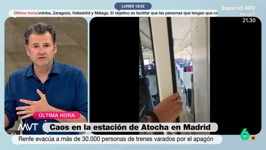 Iñaki López: "En Madrid solo ha habido dos momentos como estos que estamos viviendo: en el 75 y en la Guerra Civil" El presentador expone que Madrid sufrió un apagón masivo en 1975 por un incendio en Toledo y durante la Guerra Civil debido a que Madrid se apagaba para evitar los bombardeos.