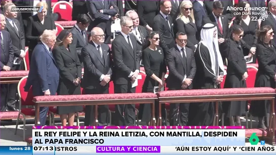 Alfonso Arús, tras ver a Trump vestido de azul en el funeral del papa: "No da para más este hombre" Alfonso Arús, tras ver a Trump vestido de azul en el funeral del papa: "No da para más este hombre"