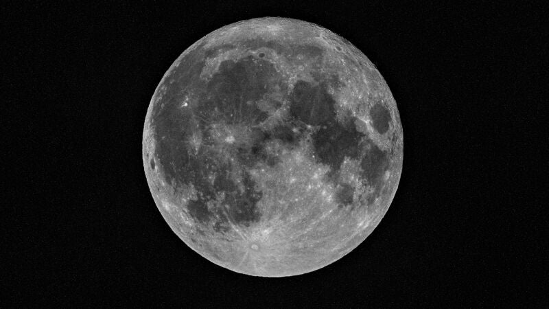 Por qué siempre vemos la misma cara de la Luna