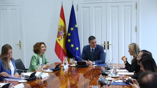 El presidente del Gobierno en una reunión con las eléctricas tras el apagón masivo El presidente del Gobierno en una reunión con las eléctricas tras el apagón masivo