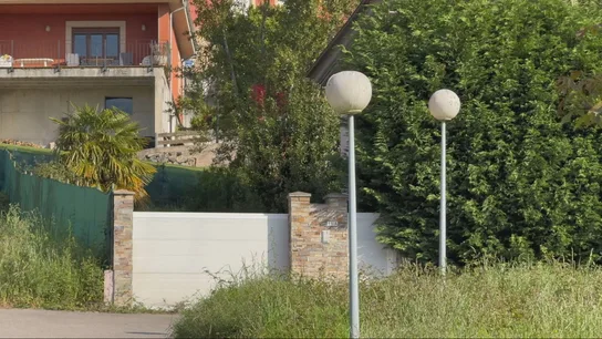 La vigilancia de una vecina llevó a la Policía a rescatar a los tres niños encerrados desde 2021 en Oviedo La vigilancia de una vecina llevó a la Policía a rescatar a los tres niños encerrados desde 2021 en Oviedo