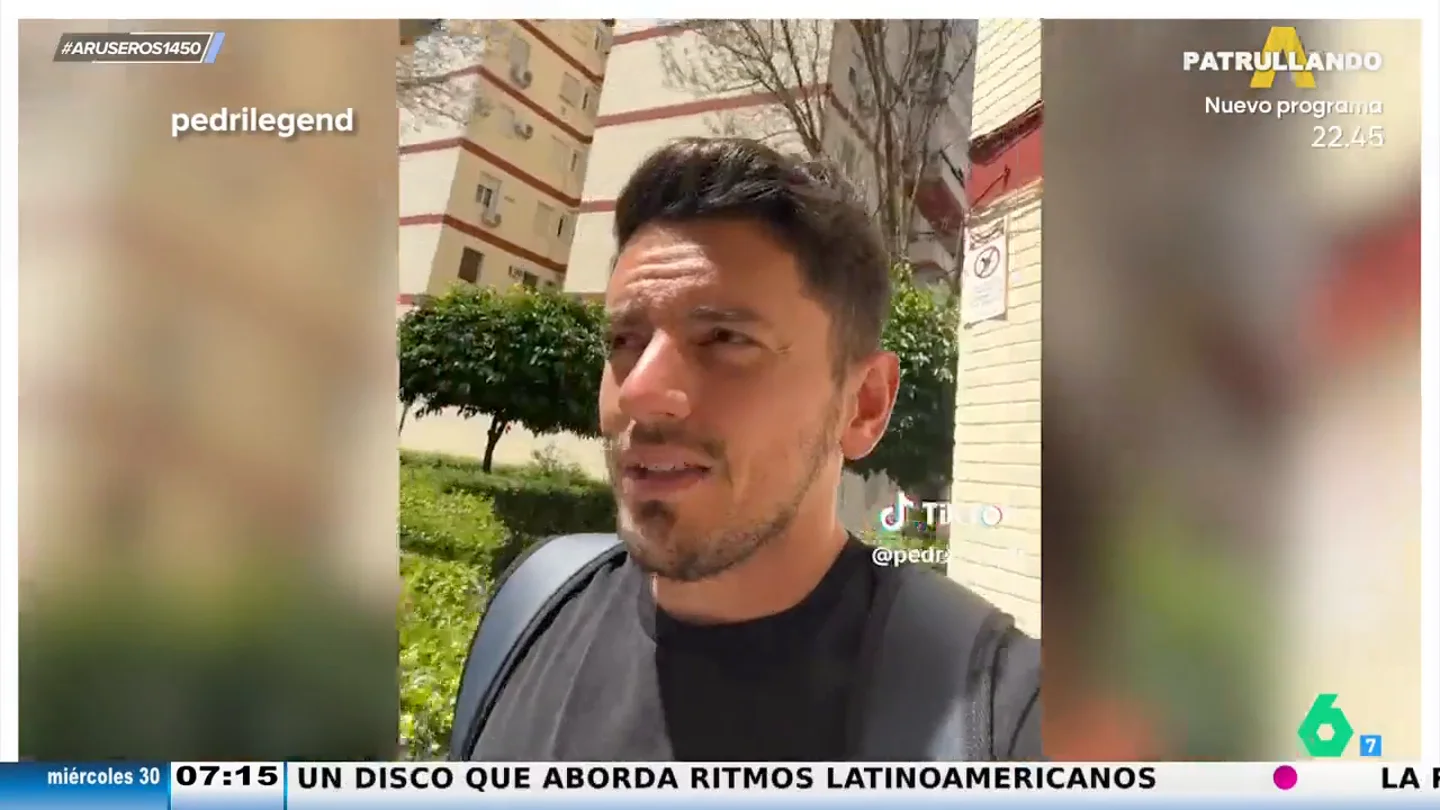 La indignación de un profesor de instituto por haber tenido que hacer de "niñero" tras el apagón: "Como en una guardería, sin dar clase" La indignación de un profesor de instituto por haber tenido que hacer de "niñero" tras el apagón: "Como en una guardería, sin dar clase"