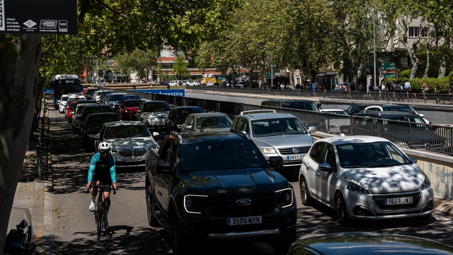 Atasco en Madrid tras el apagón eléctrico masivo Atasco en Madrid tras el apagón eléctrico masivo