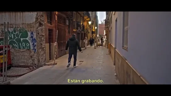 Jalis de la Serna recorre el barrio de Velluters, en Valencia: "La primera vez que vi a uno morir por sobredosis fue con 11 años" Jalis de la Serna recorre el barrio de Velluters, en Valencia: "La primera vez que vi a uno morir por sobredosis fue con 11 años"