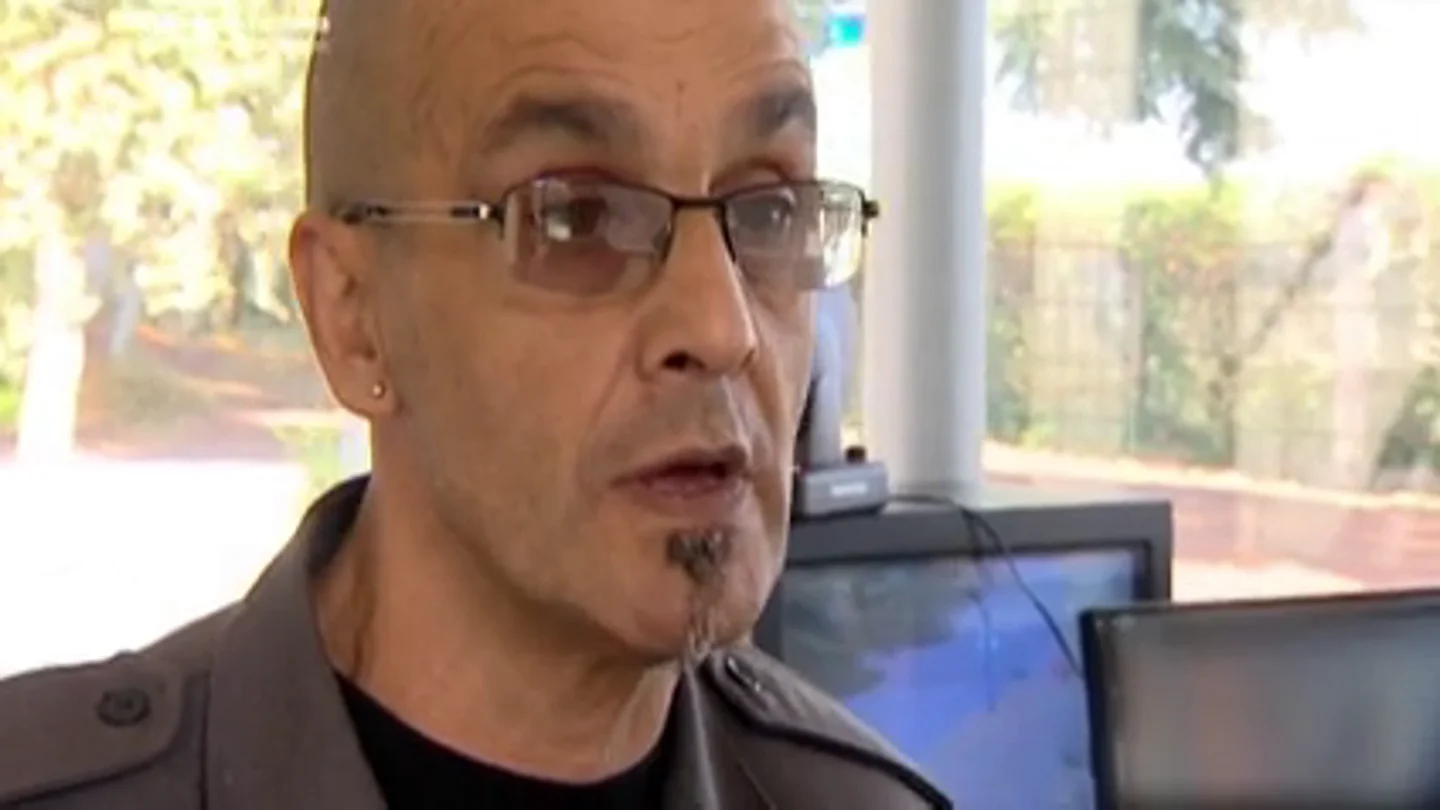 El portero de la urbanización de lujo de la reina de la cocaína: "Tenía unos labios muy grandes y glúteos eran exagerados" El portero de la urbanización de lujo de la reina de la cocaína: "Tenía unos labios muy grandes y glúteos eran exagerados"