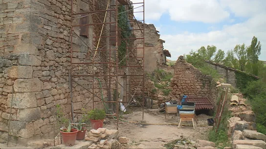 Bárcena de Bureba es reconstruida por una pareja neerlandesa Bárcena de Bureba es reconstruida por una pareja neerlandesa