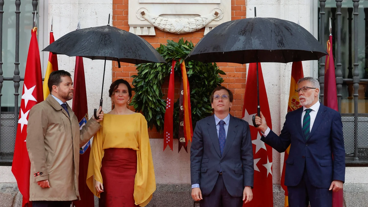 Ayuso y Almeida, en los actos del Dos de Mayo Ayuso y Almeida, en los actos del Dos de Mayo