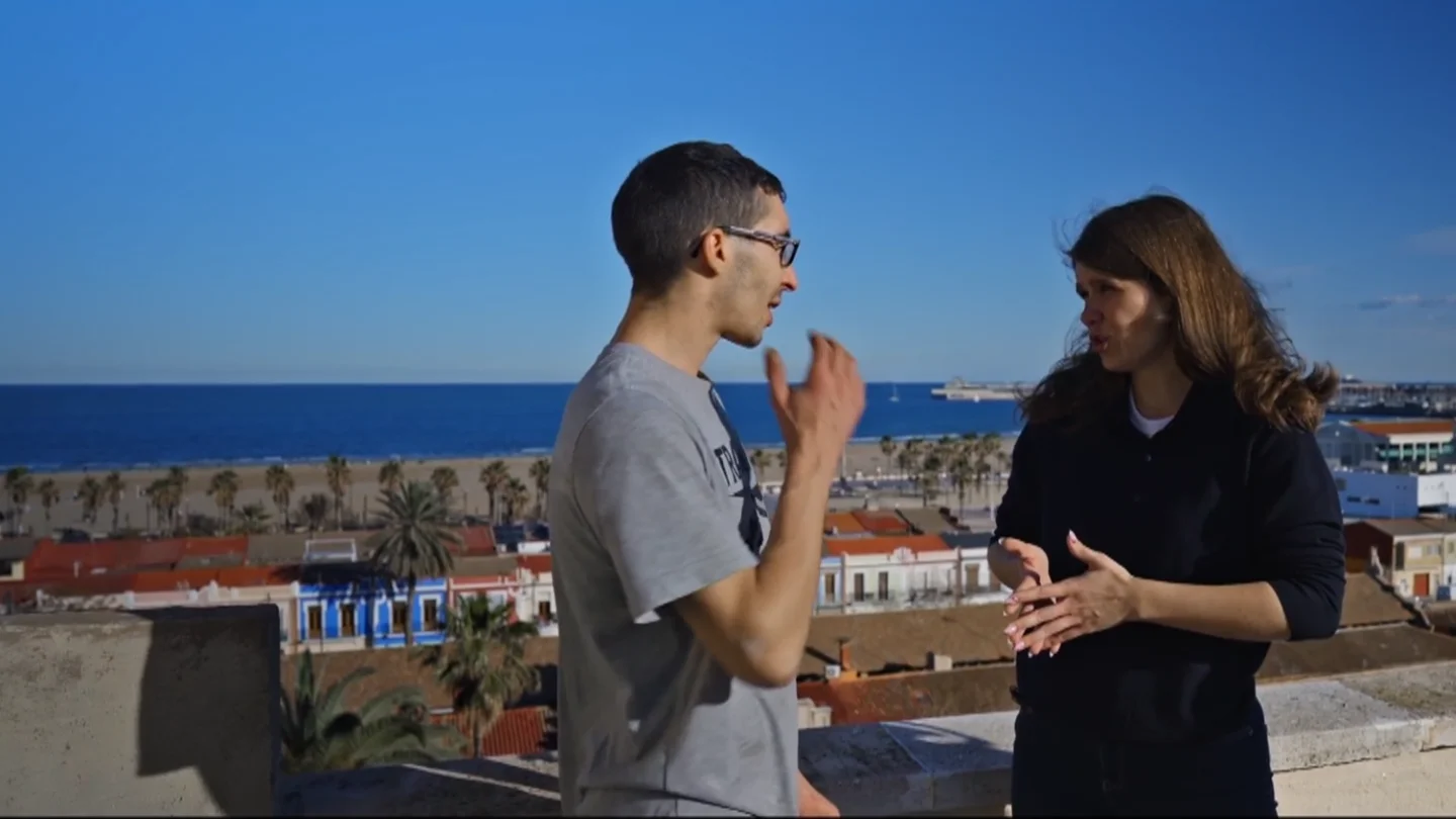 30.000 euros por un piso en la playa en el barrio del Cabanyal de Valencia: "Aquí hay salvajes, pero no hay nada de drogas" 30.000 euros por un piso en la playa en el barrio del Cabanyal de Valencia: "Aquí hay salvajes, pero no hay nada de drogas"