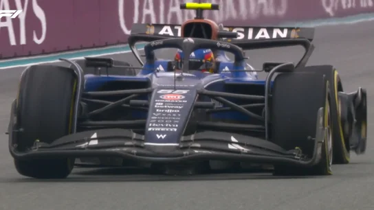 Carlos Sainz tras su pinchazo en Miami Carlos Sainz tras su pinchazo en Miami