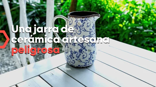 Intoxicados por plomo nueve de la misma familia por beber de una jarra de cerámica. Intoxicados por plomo nueve de la misma familia por beber de una jarra de cerámica.