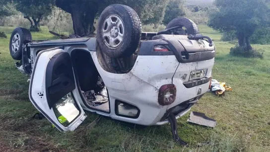 Uno de los vehículos accidentados en el choque frontal en Plasencia Uno de los vehículos accidentados en el choque frontal en Plasencia