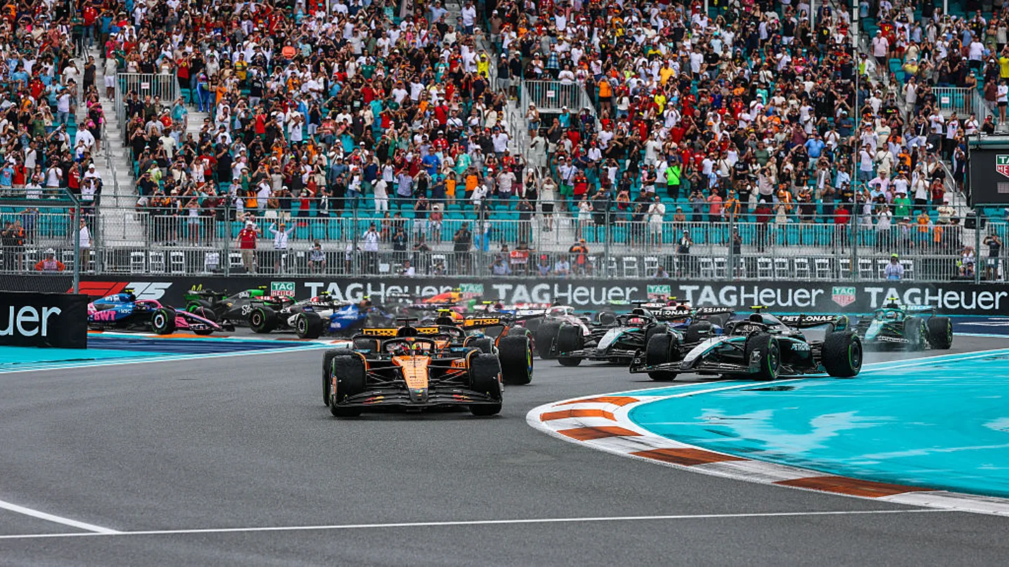 Salida de la carrera sprint del GP de Miami 2025 Salida de la carrera sprint del GP de Miami 2025
