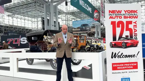 Salón dCentímetros el Automóvil de Nueva York Salón del Automóvil de Nueva York