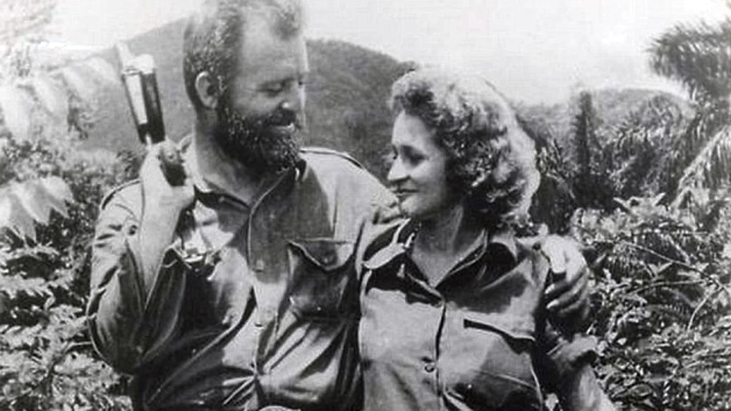 William Morgan y Olga Rodríguez en las montañas de Cuba William Morgan y Olga Rodríguez en las montañas de Cuba