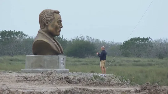 Estatua de Musk en su futura ciudad Estatua de Musk en su futura ciudad