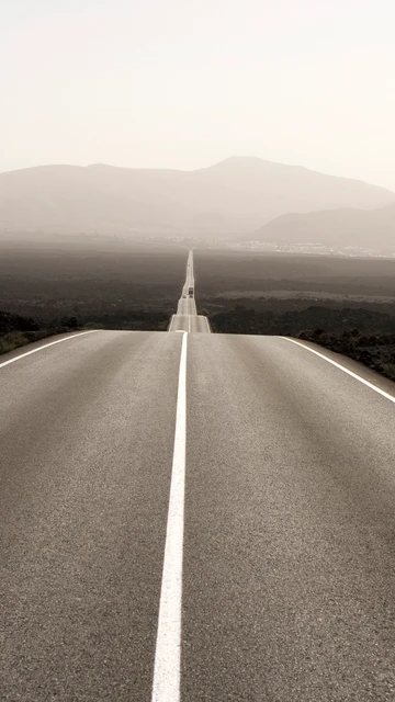 Larga recta en una carretera de España