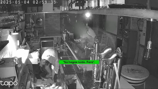 "Les faltó ponerse unas cervezas": dos ladrones protagonizan un surrealista robo en una sidrería en Portugalete (Vizcaya) "Les faltó ponerse unas cervezas": dos ladrones protagonizan un surrealista robo en una sidrería en Portugalete (Vizcaya)