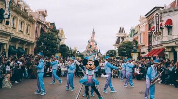 Espect&aacute;culo en Disneyland Paris