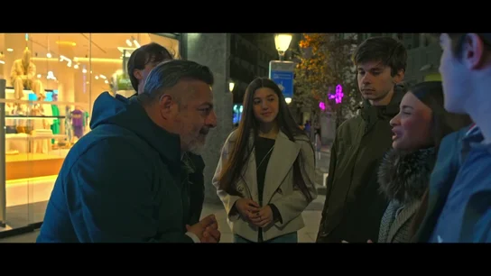 Una joven que ayuda a la gente sin hogar en Gran Vía: "Antes idealizaba la calle, ahora la evito porque es agobiante" Una joven que ayuda a la gente sin hogar en Gran Vía: "Antes idealizaba la calle, ahora la evito porque es agobiante"