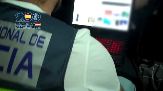 La Policía detiene a 35 personas por almacenar e intercambiar pornografía infantil en 21 provincias La Policía detiene a 35 personas por almacenar e intercambiar pornografía infantil en 21 provincias