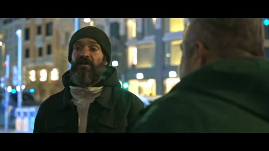 Un hombre sin hogar desvela a Jalis de la Serna cómo roba por encargo en Gran Vía: "Como es inferior a 400 euros no es delito" Un hombre sin hogar desvela a Jalis de la Serna cómo roba por encargo en Gran Vía: "Como es inferior a 400 euros no es delito"