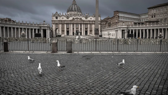 La plaza de San Pedro del Vaticano, dos días antes de la celebración del cónclave para elegir al sucesor del papa Francisco La plaza de San Pedro del Vaticano, dos días antes de la celebración del cónclave para elegir al sucesor del papa Francisco