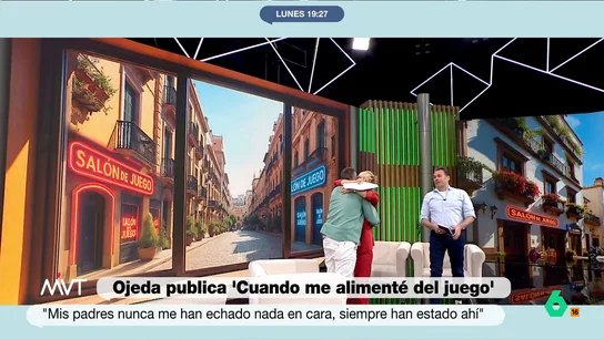 El sentido abrazo de Cristina Pardo e Iñaki López a Pablo Ojeda tras confesar en directo su adicción al juego El nutricionista se ha sincerado con los presentadores de Más Vale Tarde sobre su ludopatía. Como explica, en su nuevo libro, 'Cuando me alimenté del juego', refleja muchos duros episodios vividos debido a su adicción al juego.